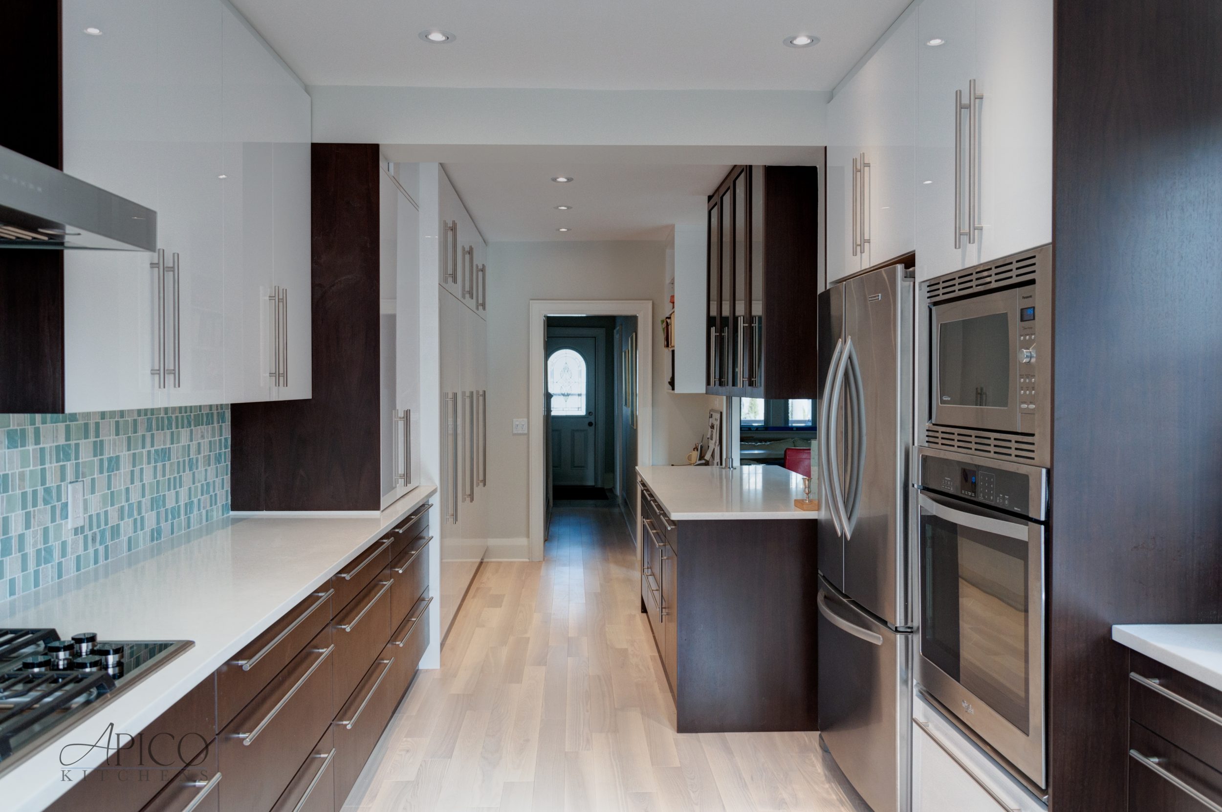 81 13 White-walnut-modern-kitchen-5