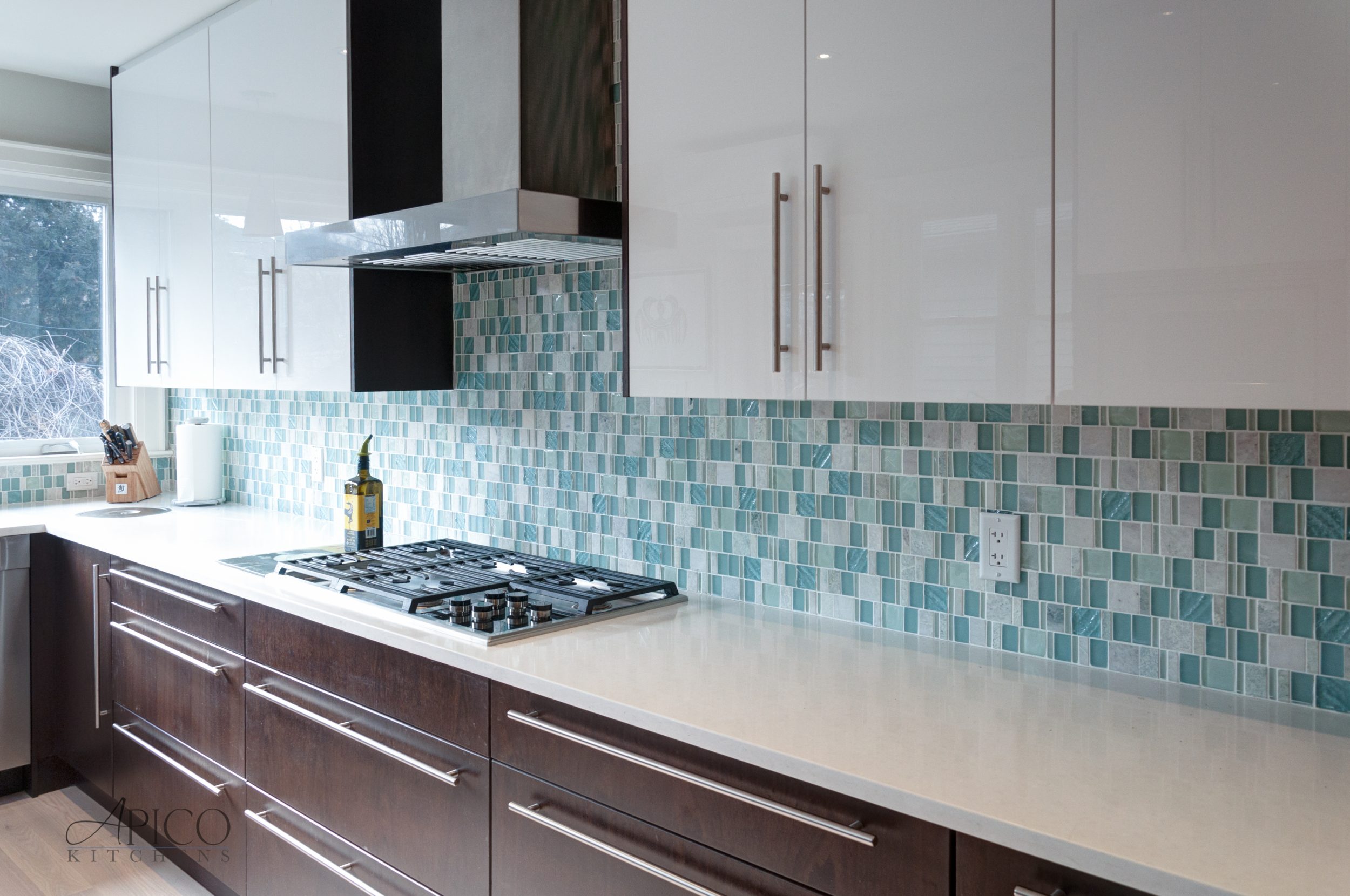 81 14 White-walnut-modern-kitchen-4