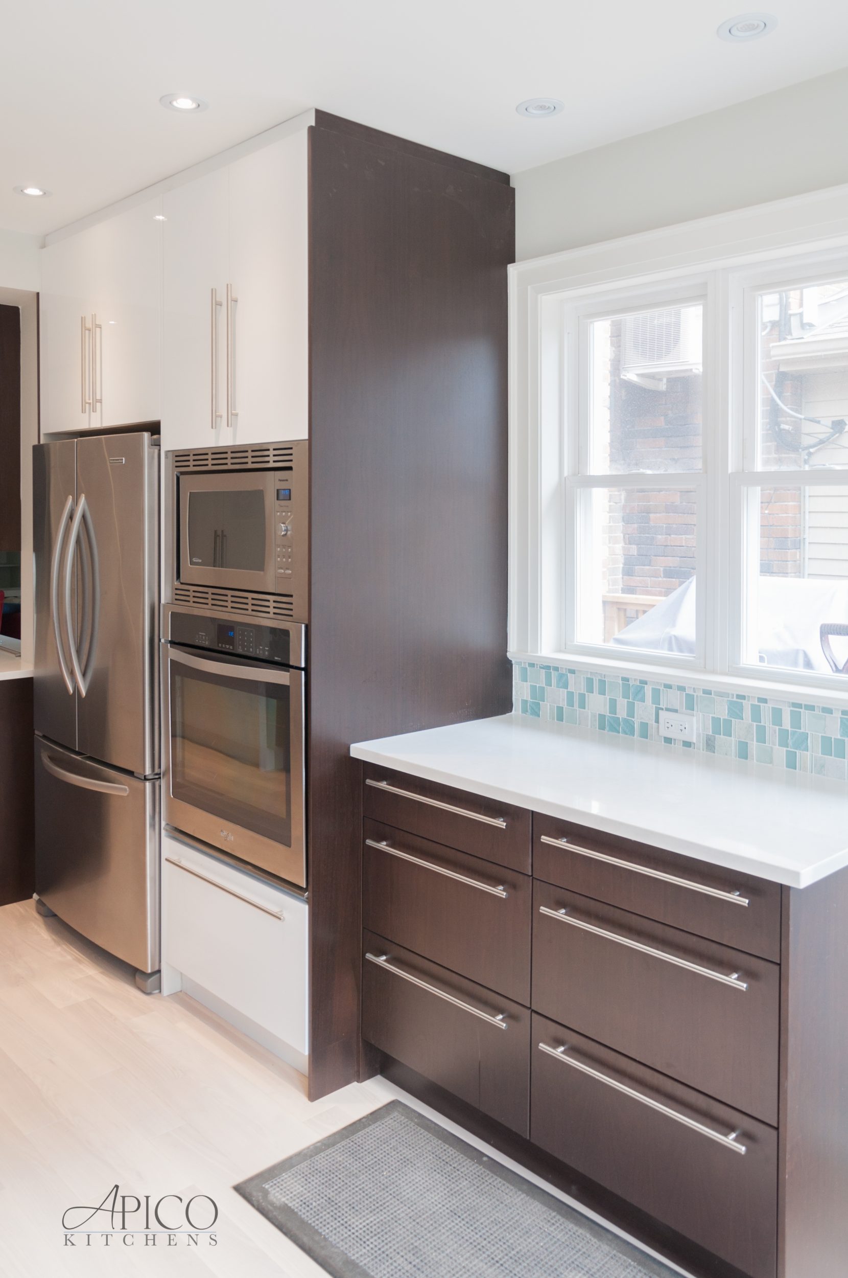 81 White-walnut-modern-kitchen-17