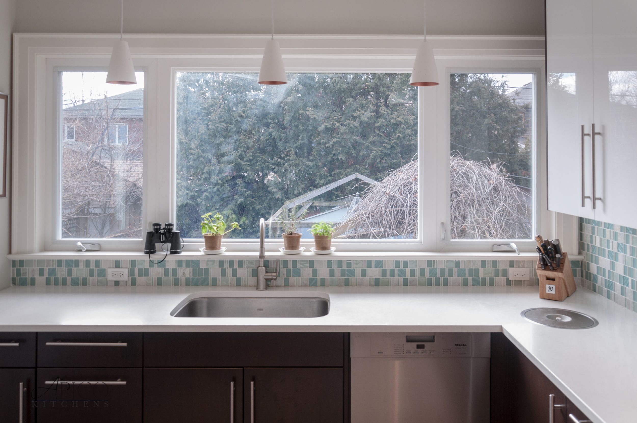 81 White-walnut-modern-kitchen-8