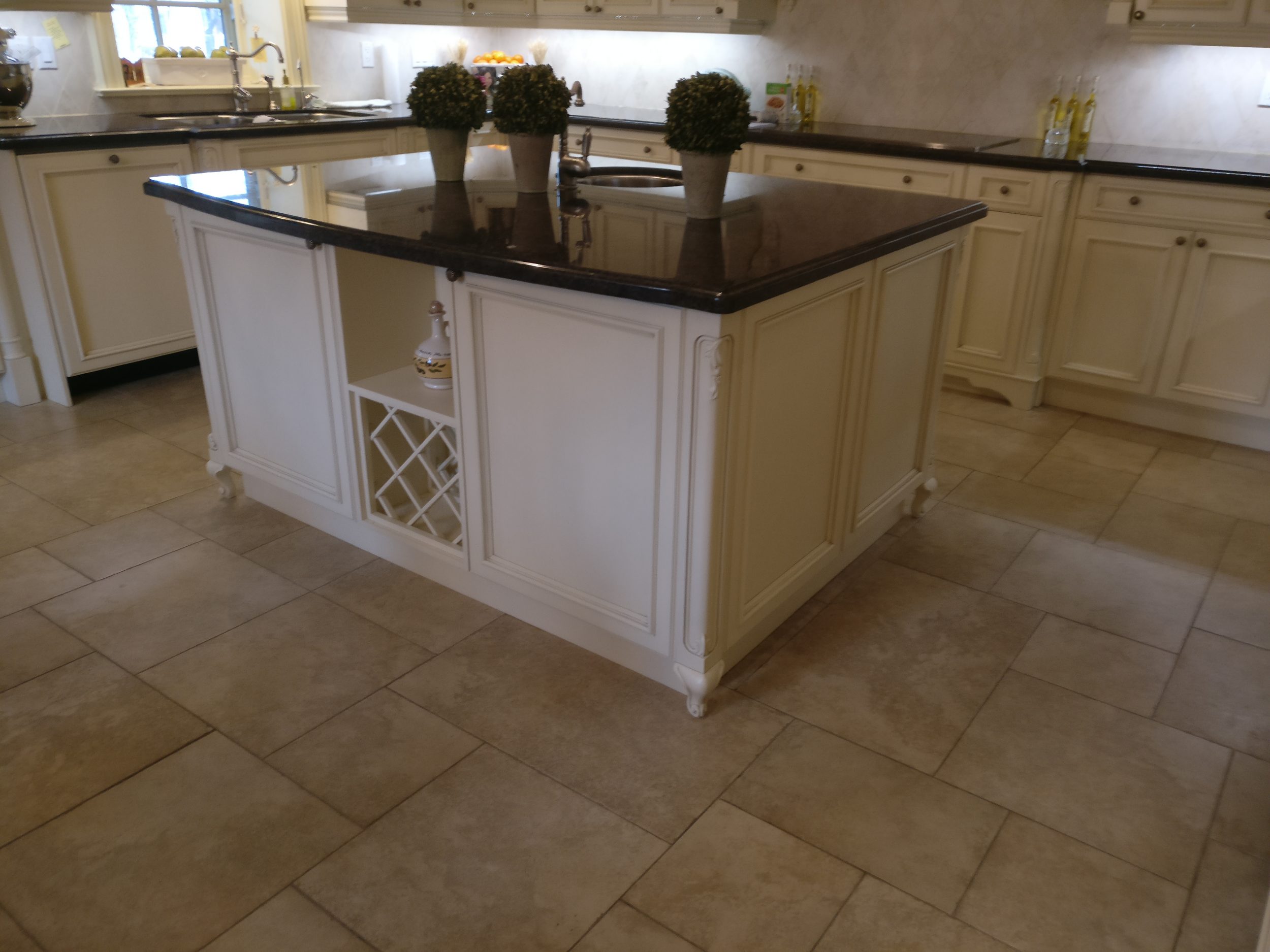 87 Kitchen Island 1